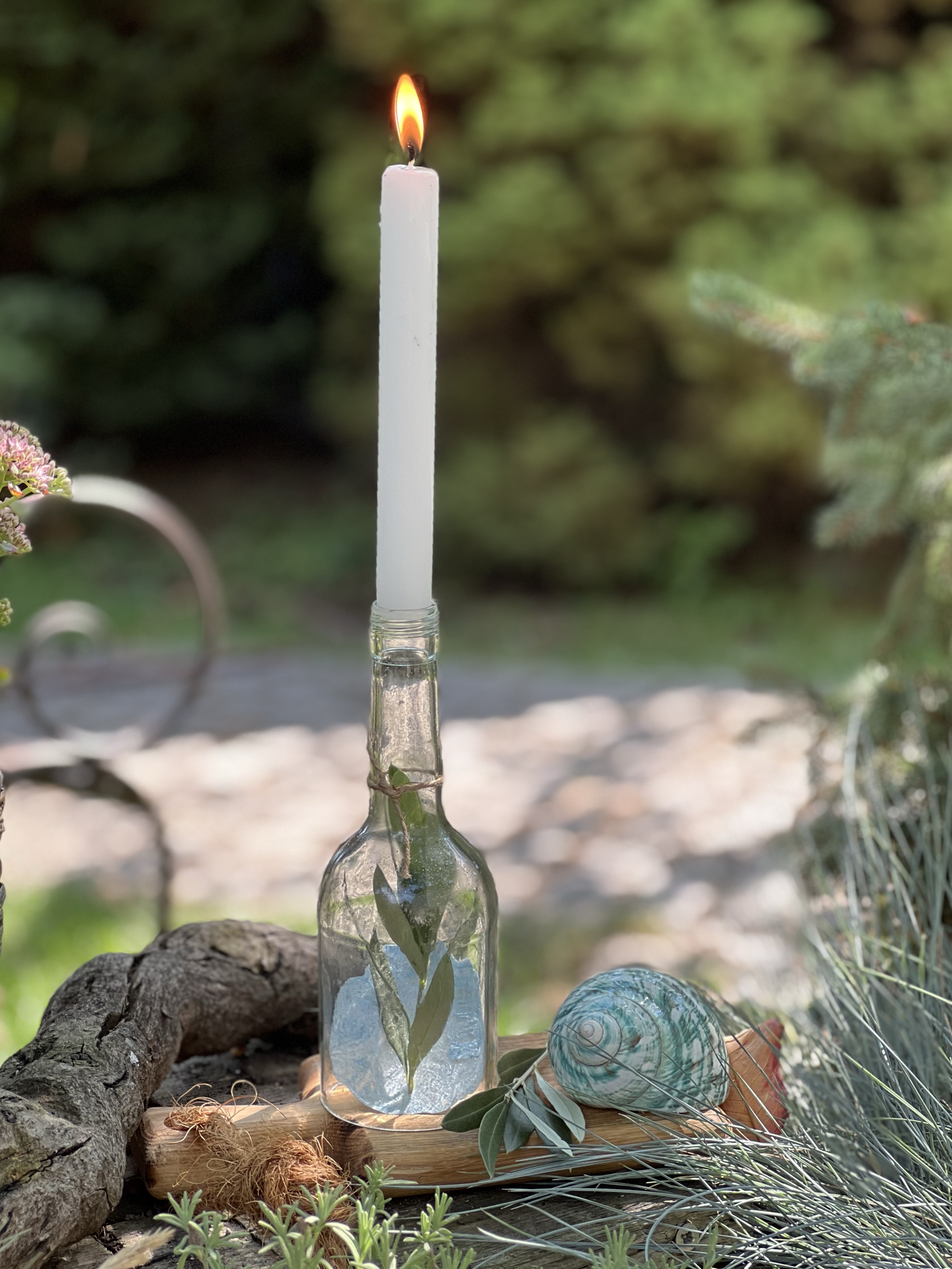 Upcycling – von der Weinflasche zum Kerzenständer, Windlicht, Vase und Stiftehalter! Und da geht noch viel mehr … – Elly´s Do it yourself